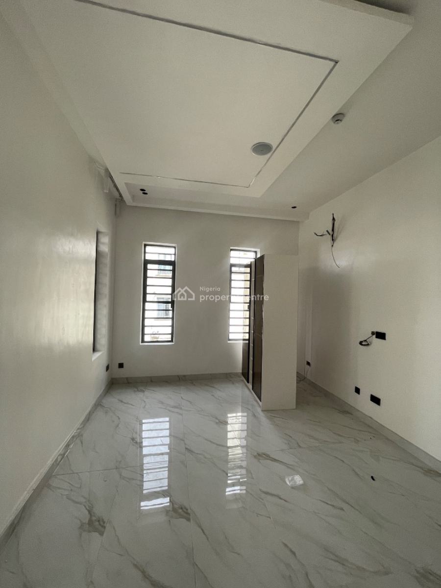 Beautiful 4 Bedroom Pent House in a Secure Environment, Lekkki Phase 1, Lekki, Lagos, Flat / Apartment for Sale