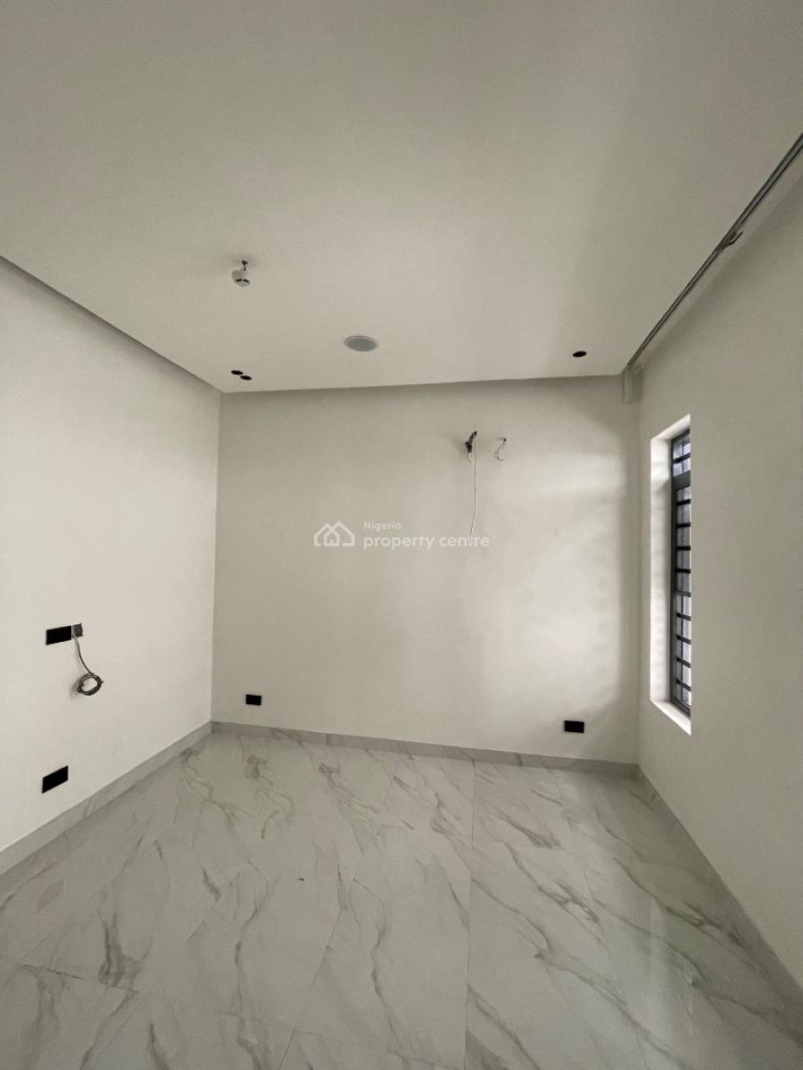 Beautiful 4 Bedroom Pent House in a Secure Environment, Lekkki Phase 1, Lekki, Lagos, Flat / Apartment for Sale