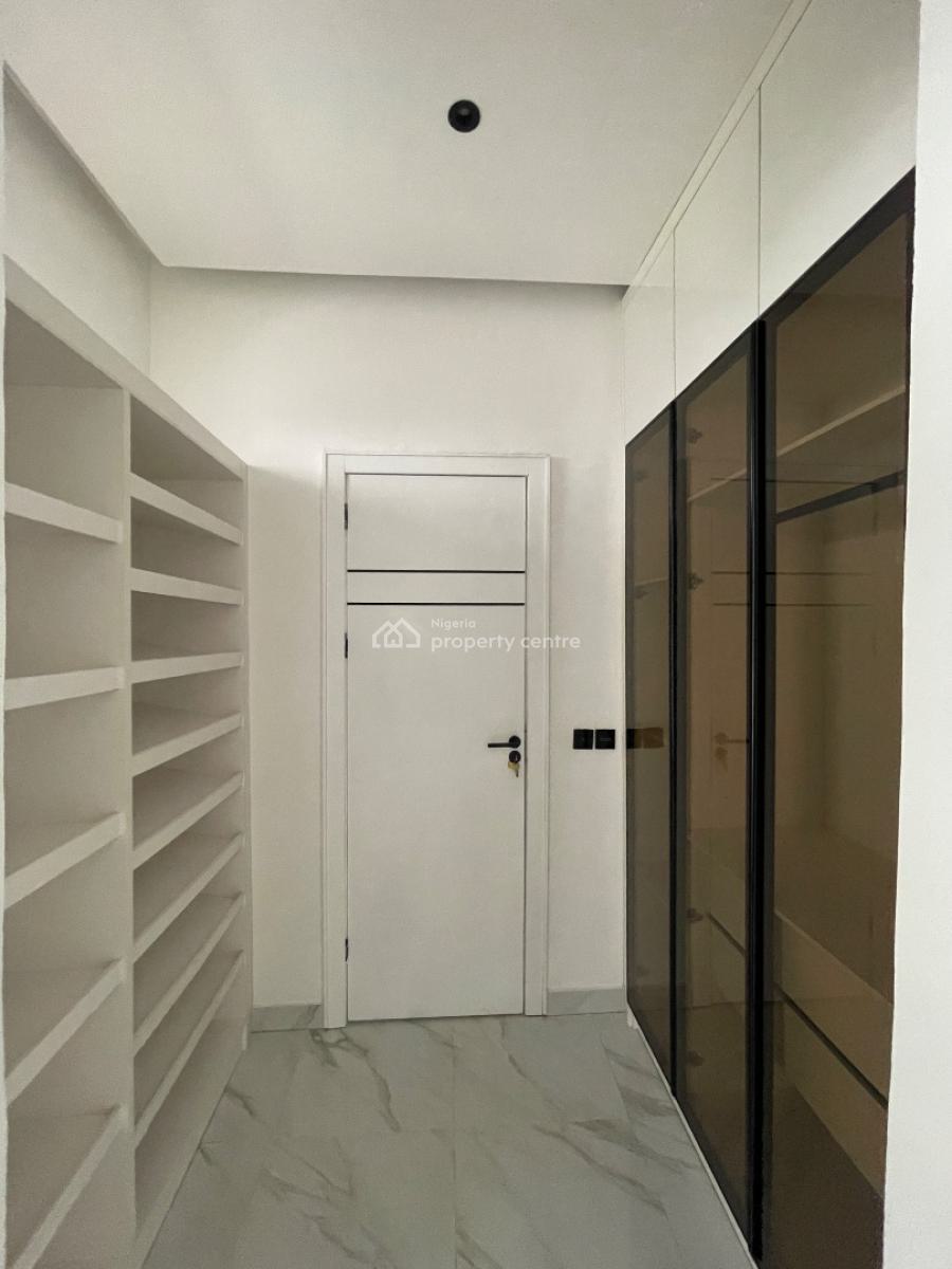 Beautiful 4 Bedroom Pent House in a Secure Environment, Lekkki Phase 1, Lekki, Lagos, Flat / Apartment for Sale
