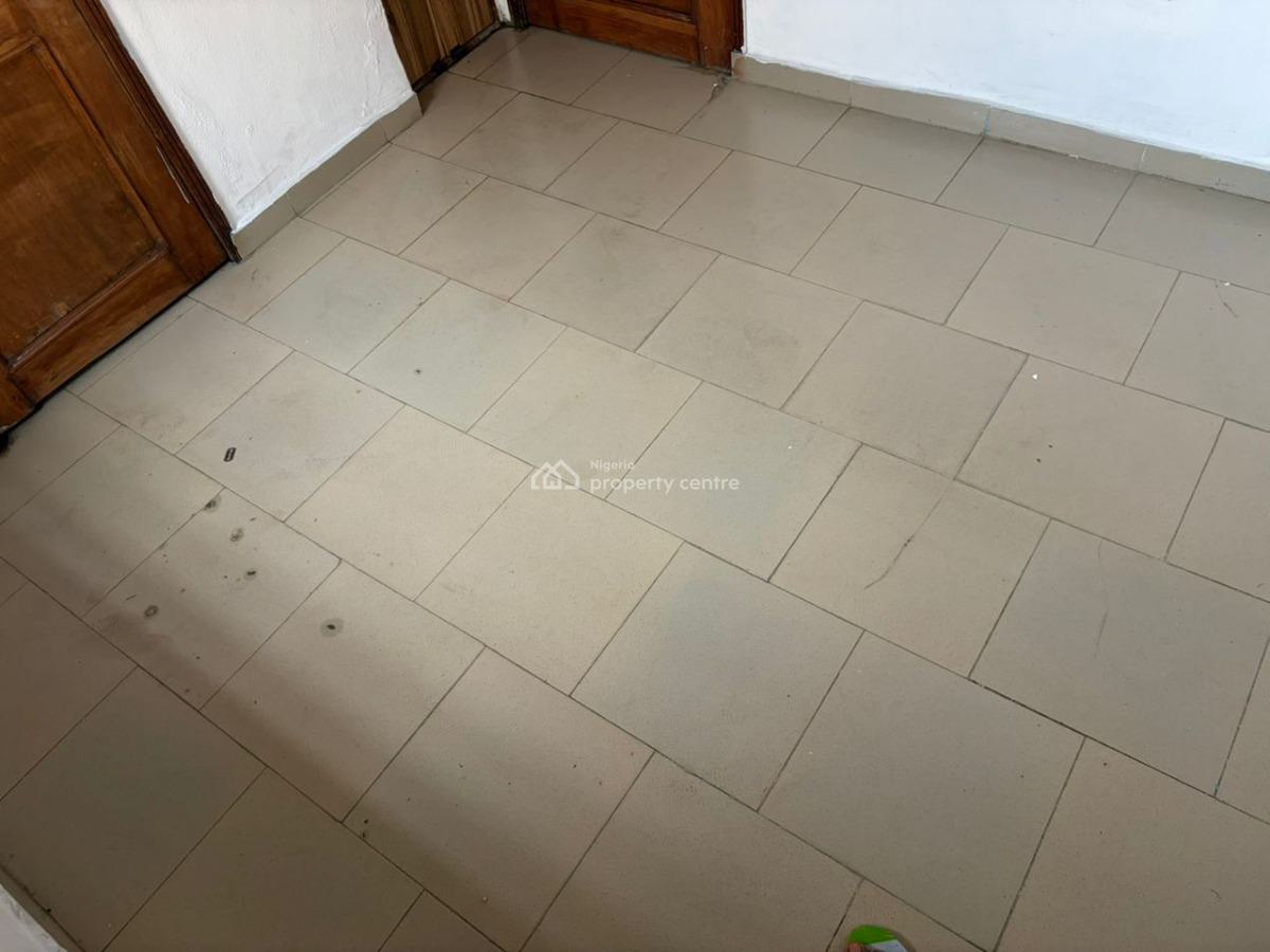 Beautiful Room Upstairs, Orchid Rd, Lekki Phase 2, Lekki, Lagos, Flat / Apartment for Rent