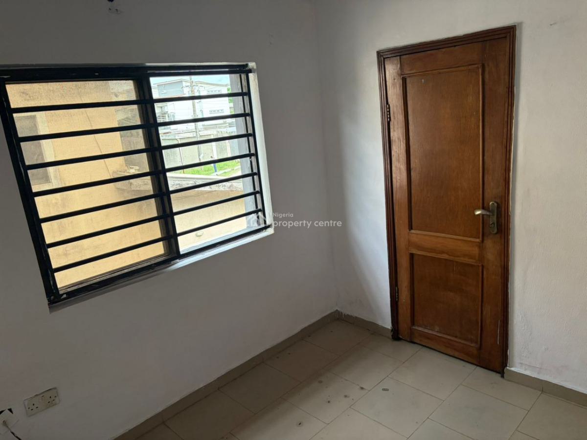 Beautiful Room Upstairs, Orchid Rd, Lekki Phase 2, Lekki, Lagos, Flat / Apartment for Rent