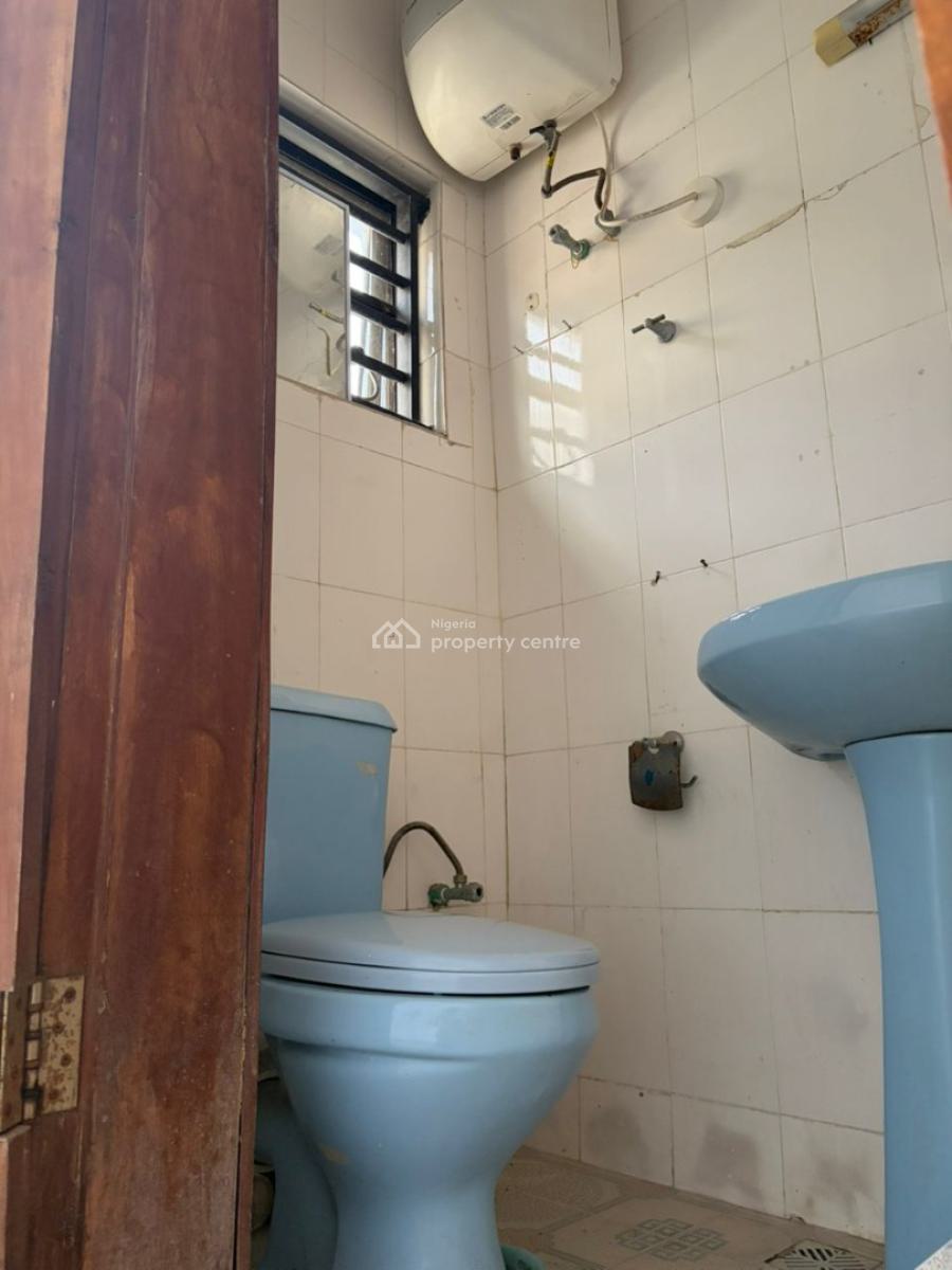 Beautiful Room Upstairs, Orchid Rd, Lekki Phase 2, Lekki, Lagos, Flat / Apartment for Rent