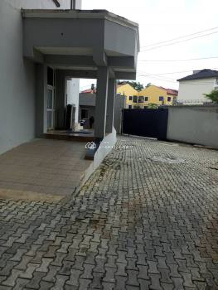 7 Floors Hospital Building with 100 Bed Spaces and 3 Lifts, Oniru, Victoria Island (vi), Lagos, Plaza / Complex / Mall for Sale
