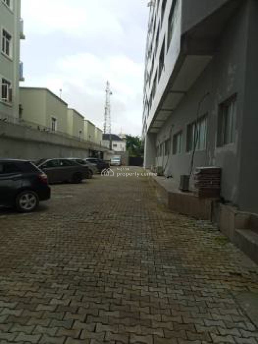 7 Floors Hospital Building with 100 Bed Spaces and 3 Lifts, Oniru, Victoria Island (vi), Lagos, Plaza / Complex / Mall for Sale