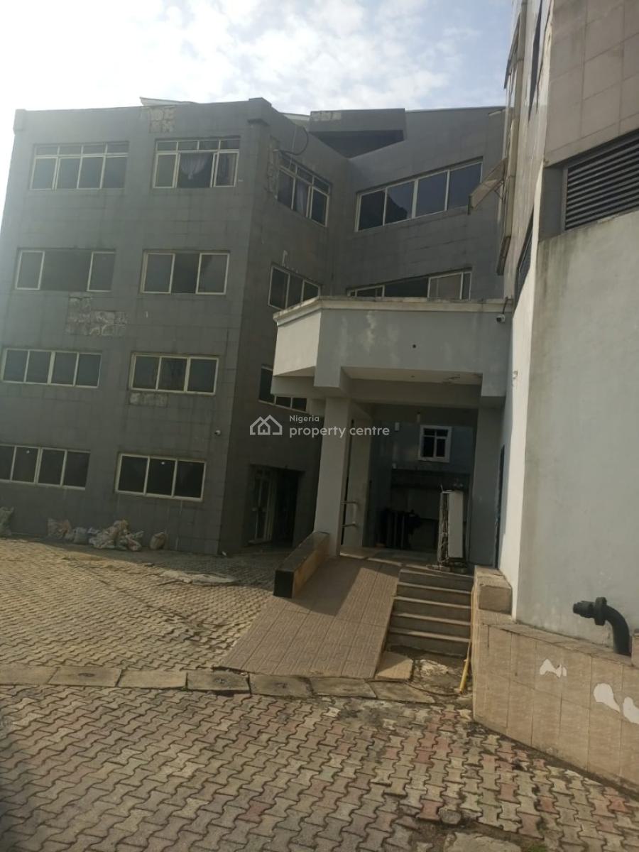 7 Floors Hospital Building with 100 Bed Spaces and 3 Lifts, Oniru, Victoria Island (vi), Lagos, Plaza / Complex / Mall for Sale