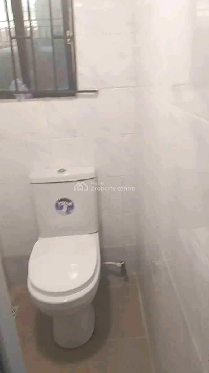 Standard and Spacious 2 Bedroom Flat, Beach Estate, Ori-oke, Ogudu, Lagos, Flat / Apartment for Rent