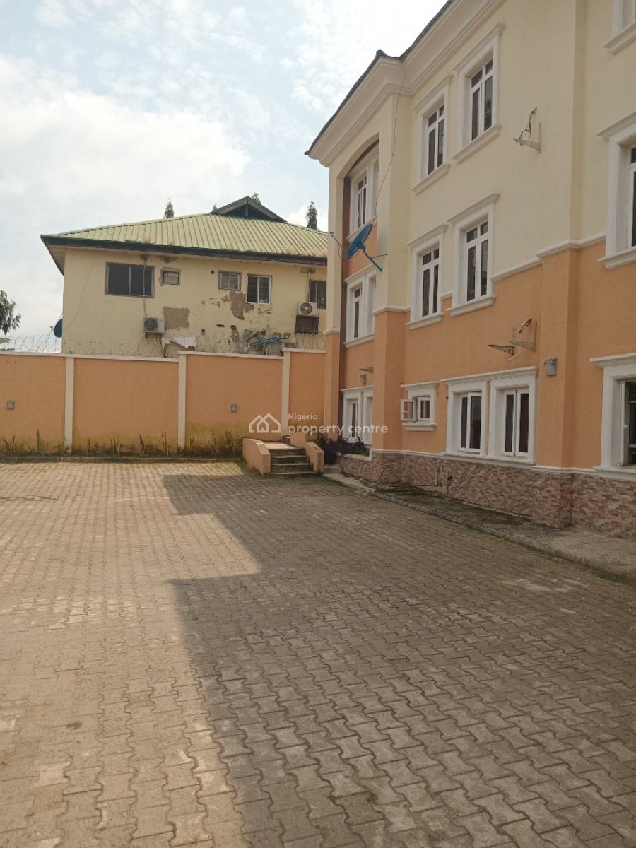 a Very Good Spacious 3bedroom Flat, Wuse, Zone 6 Abuja ( Video of The House Is Attached), Zone 6, Wuse, Abuja, Flat / Apartment for Rent