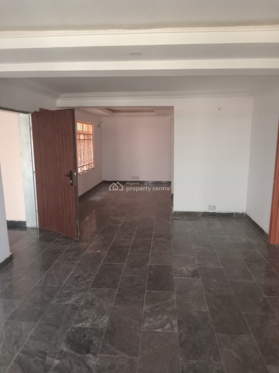a Very Good Spacious 3bedroom Flat, Wuse, Zone 6 Abuja ( Video of The House Is Attached), Zone 6, Wuse, Abuja, Flat / Apartment for Rent