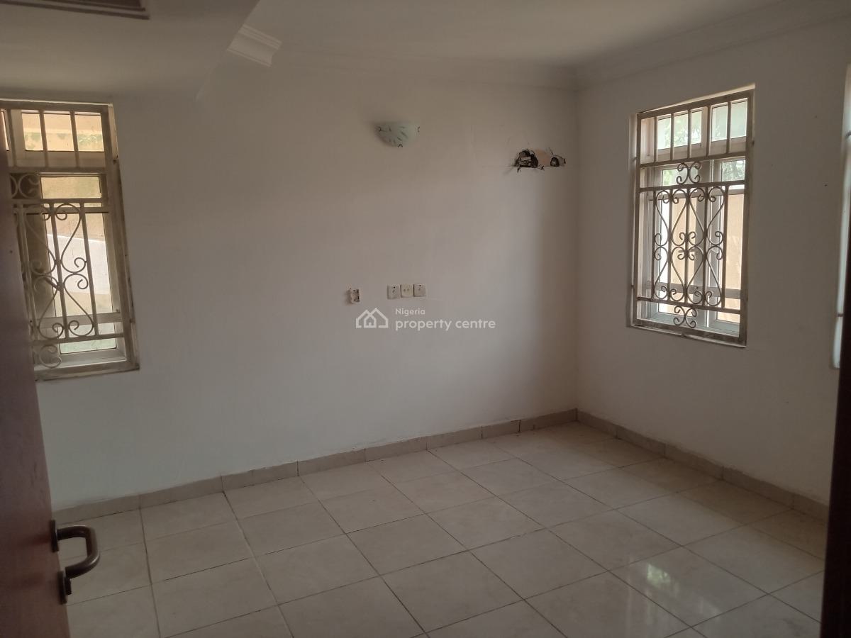 a Very Good Spacious 3bedroom Flat, Wuse, Zone 6 Abuja ( Video of The House Is Attached), Zone 6, Wuse, Abuja, Flat / Apartment for Rent