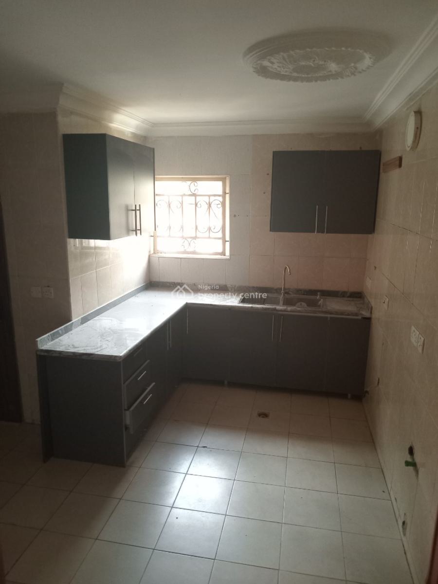 a Very Good Spacious 3bedroom Flat, Wuse, Zone 6 Abuja ( Video of The House Is Attached), Zone 6, Wuse, Abuja, Flat / Apartment for Rent