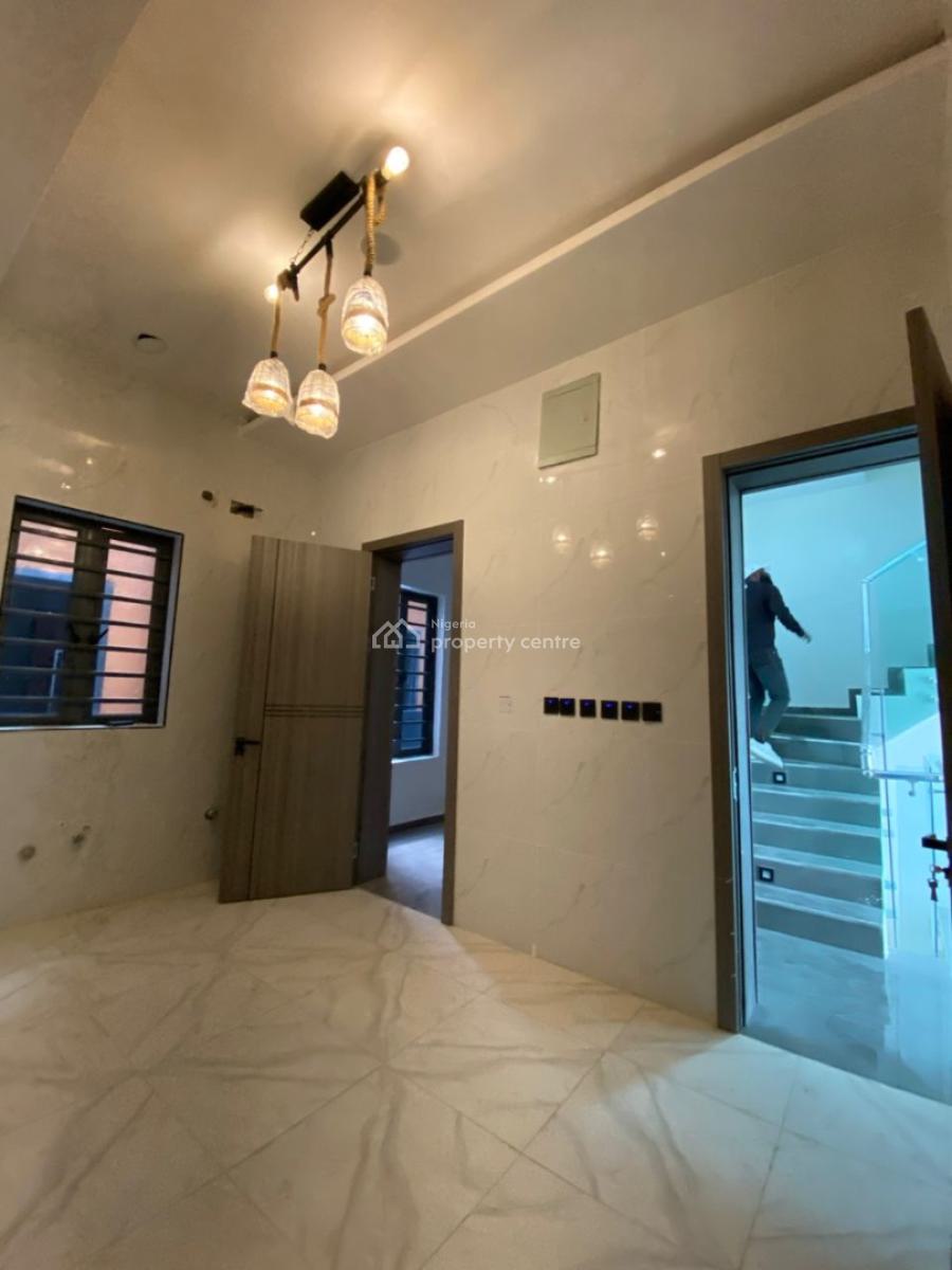 2 Bedroom, Freedom Way, After Renee Supermarket, Lekki, Lagos, Mini Flat (room and Parlour) for Sale