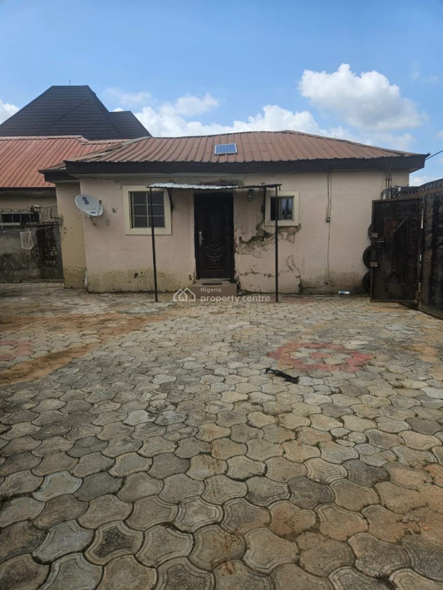 Exquisite 4 Bedroom Bungalow with 2 Bq, Bwari, Abuja, Detached Bungalow for Sale