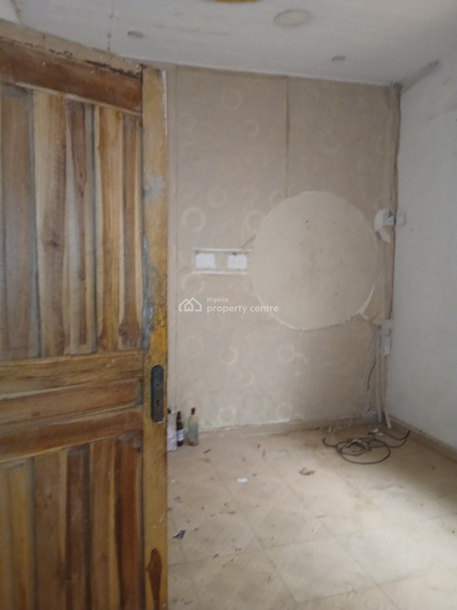 Decent Okay Mini, Yaba, Lagos, Mini Flat (room and Parlour) for Rent
