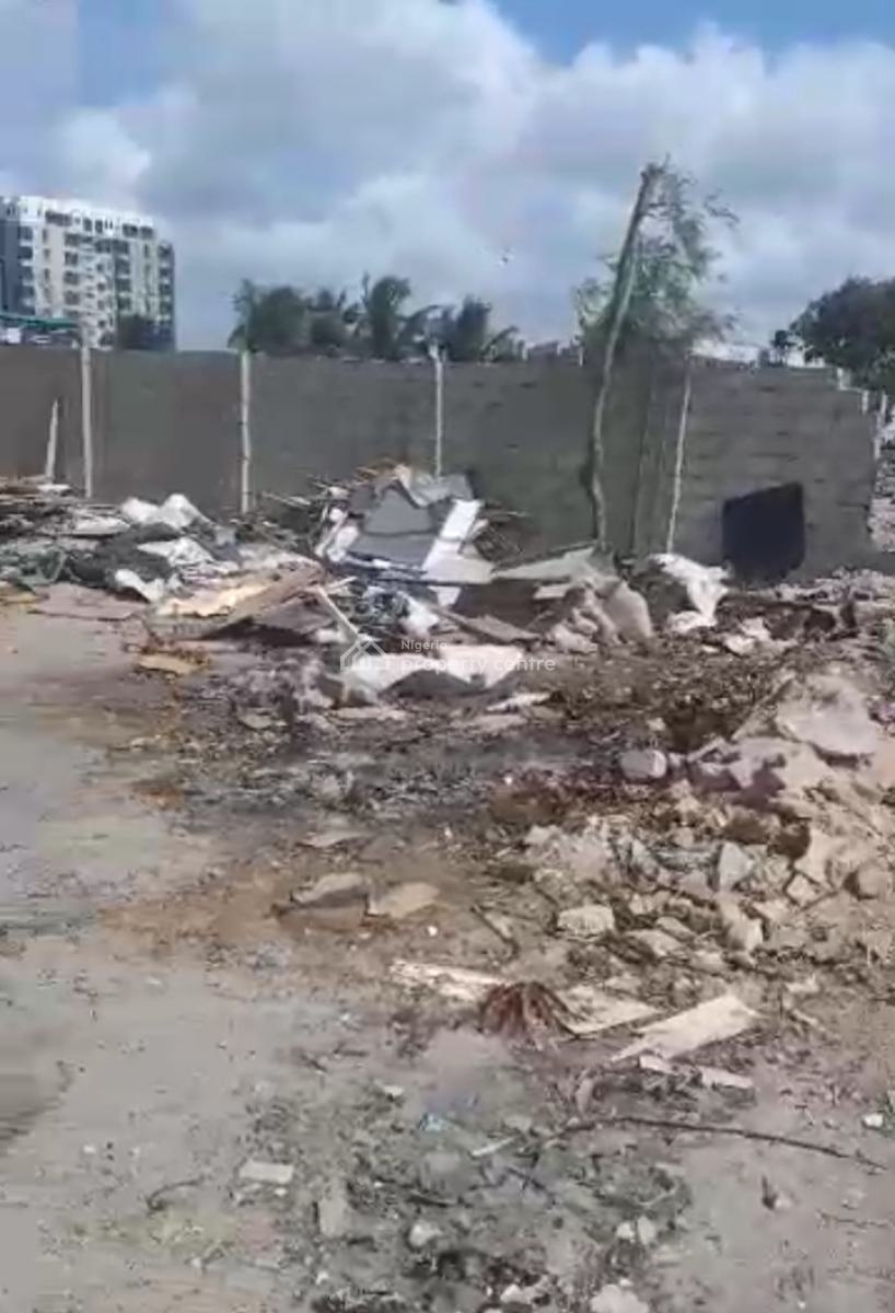Land Facing The Expressway in a Great Location, Lekki, Lagos, Commercial Land for Rent
