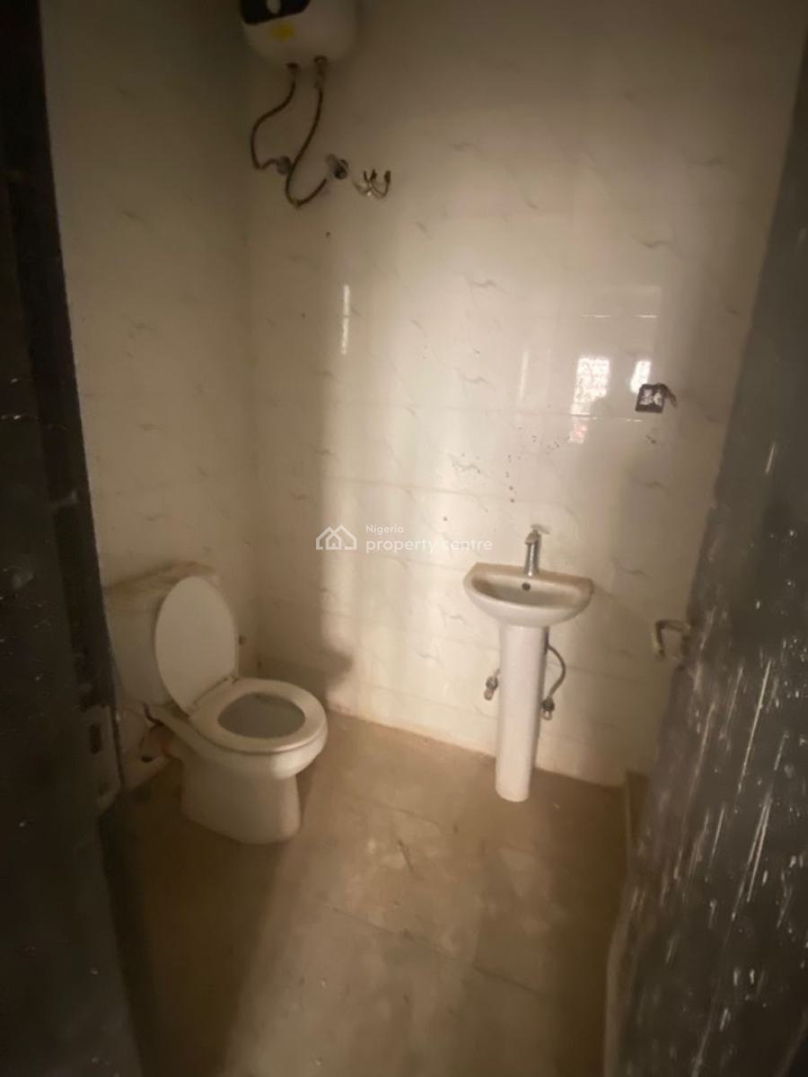 Lovely Standard 3 Bedroom Apartment with Space, Dakibiyu, Jabi, Abuja, Flat / Apartment for Sale