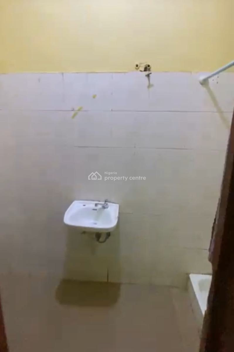 Nice Spacious 3 Bedroom Flat , 2sitting Rm, By Lent, Life Camp, Abuja, Flat / Apartment for Rent