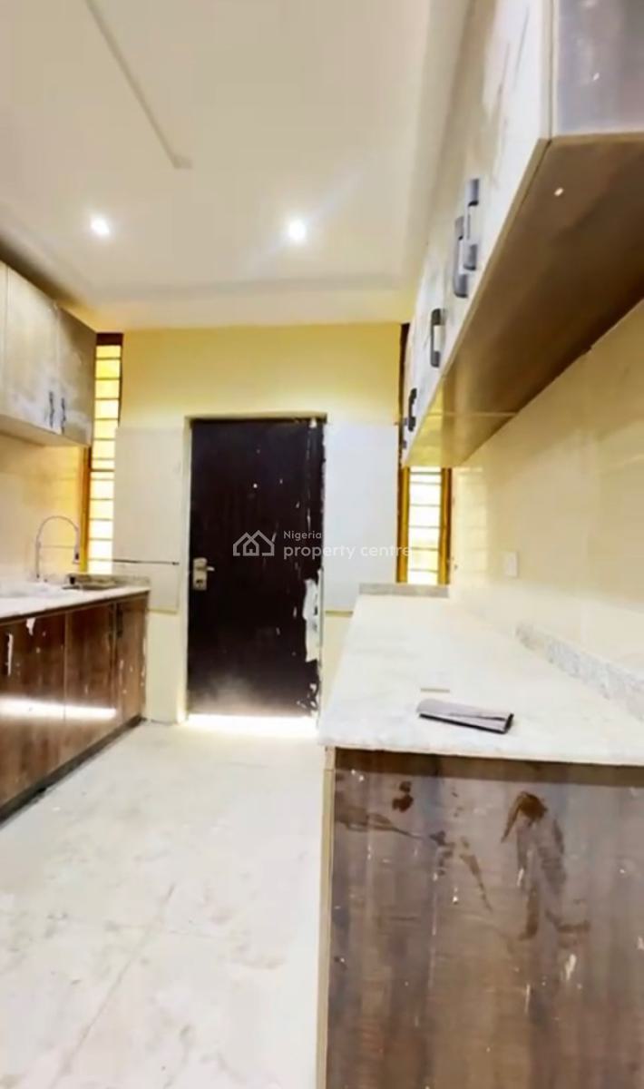 Exquisite New 3bedroom En-suite Flat, in an Estate, Guzape District, Abuja, House for Rent