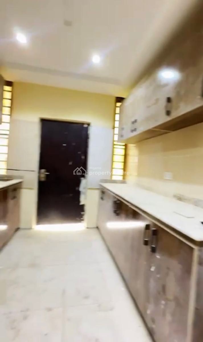 Exquisite New 3bedroom En-suite Flat, in an Estate, Guzape District, Abuja, House for Rent