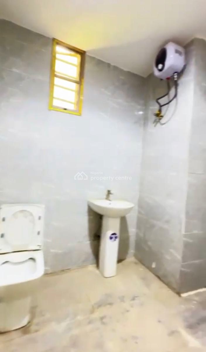 Exquisite New 3bedroom En-suite Flat, in an Estate, Guzape District, Abuja, House for Rent