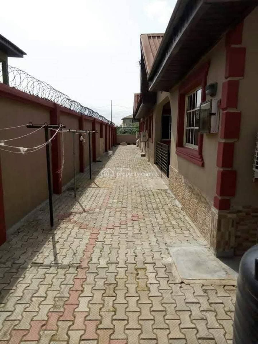 4 Bedroom Bungalow, Olu Odo Off Ebute Road, Ikorodu, Lagos, Detached Bungalow for Sale
