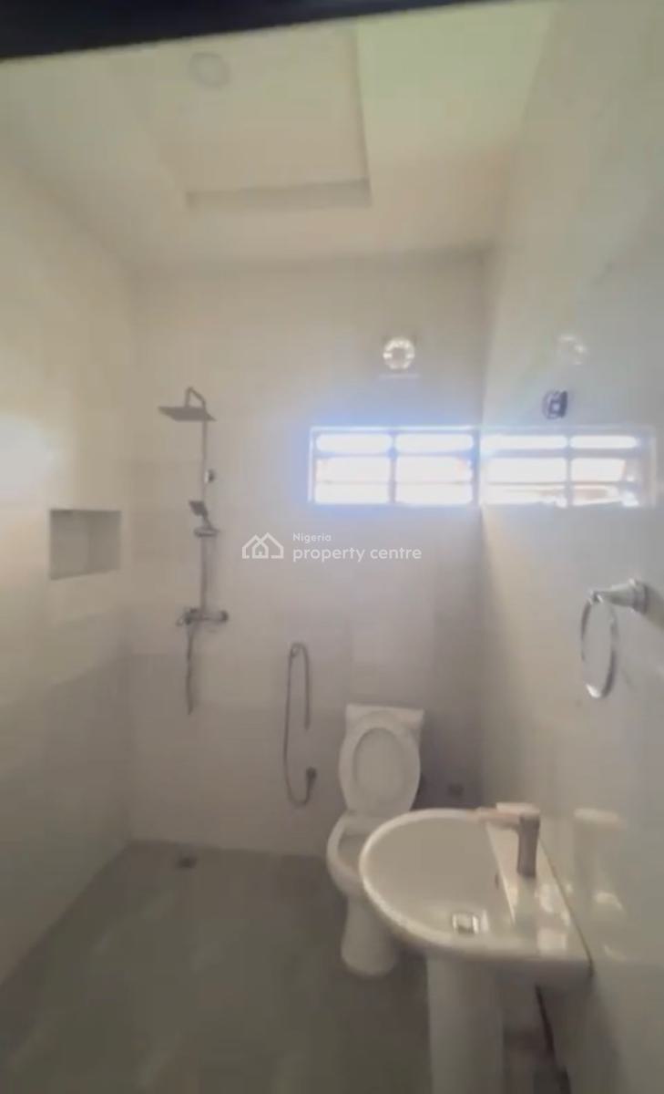 Luxurious 3bedroom Flat with Bq + Tarred Road, By American International School, Durumi, Abuja, House for Rent