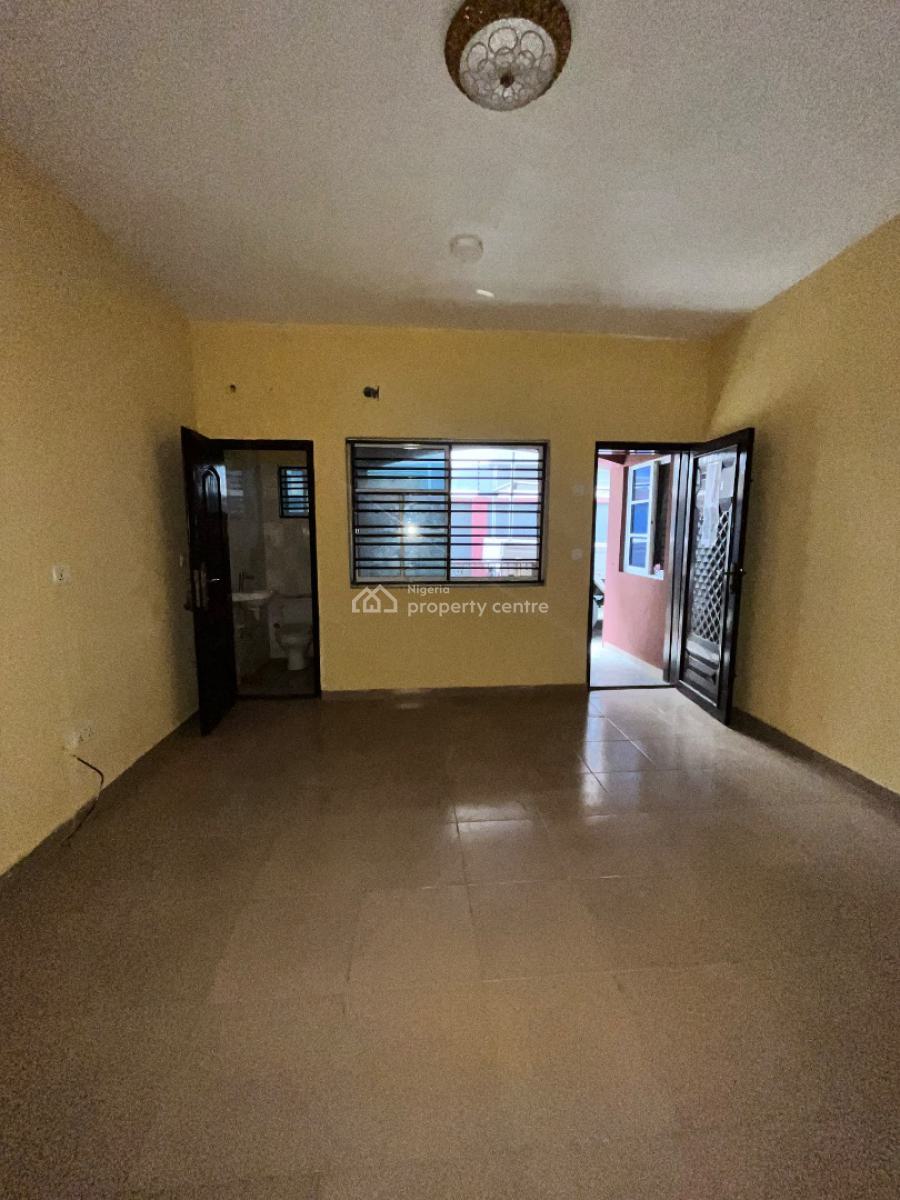 2 Bedroom Apartment, Ilaje, Lekki, Lagos, Flat / Apartment for Rent