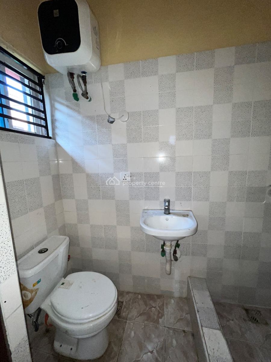 2 Bedroom Apartment, Ilaje, Lekki, Lagos, Flat / Apartment for Rent