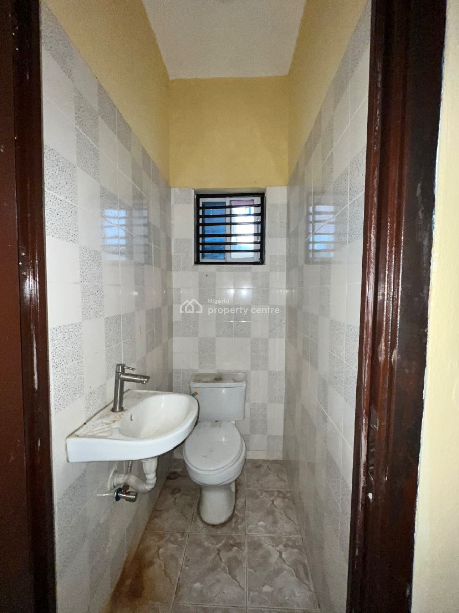 2 Bedroom Apartment, Ilaje, Lekki, Lagos, Flat / Apartment for Rent