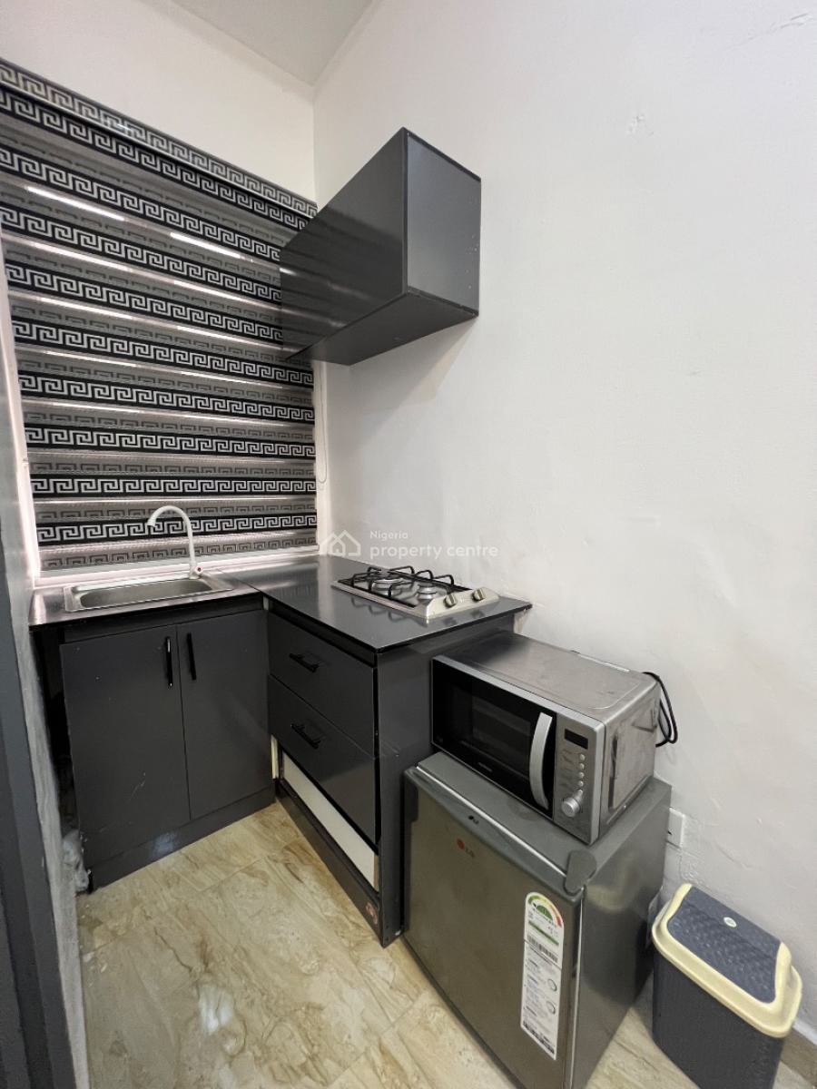Stylish Studio Apartment, Royal Pine Gate 1, Orchid Road, Lekki Phase 2, Lekki, Lagos, Self Contain (single Rooms) Short Let