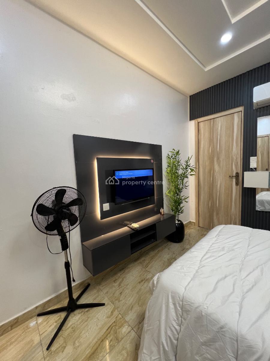 Stylish Studio Apartment, Royal Pine Gate 1, Orchid Road, Lekki Phase 2, Lekki, Lagos, Self Contain (single Rooms) Short Let