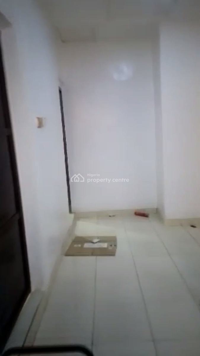Neatly Used 3 Bedroom Apartment (ensuite), Adeniyi Jones, Ikeja, Lagos, Flat / Apartment for Rent