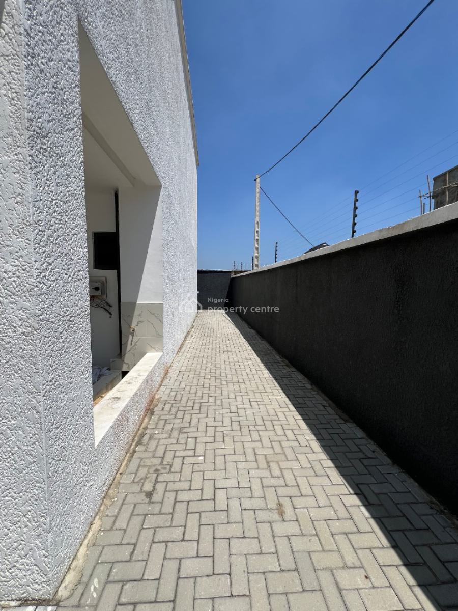 Spacious 3 Bedroom Terrace Duplex with Bq,football Pitch,gym and Pool, Ilaje, Ajah, Lagos, Terraced Duplex for Rent
