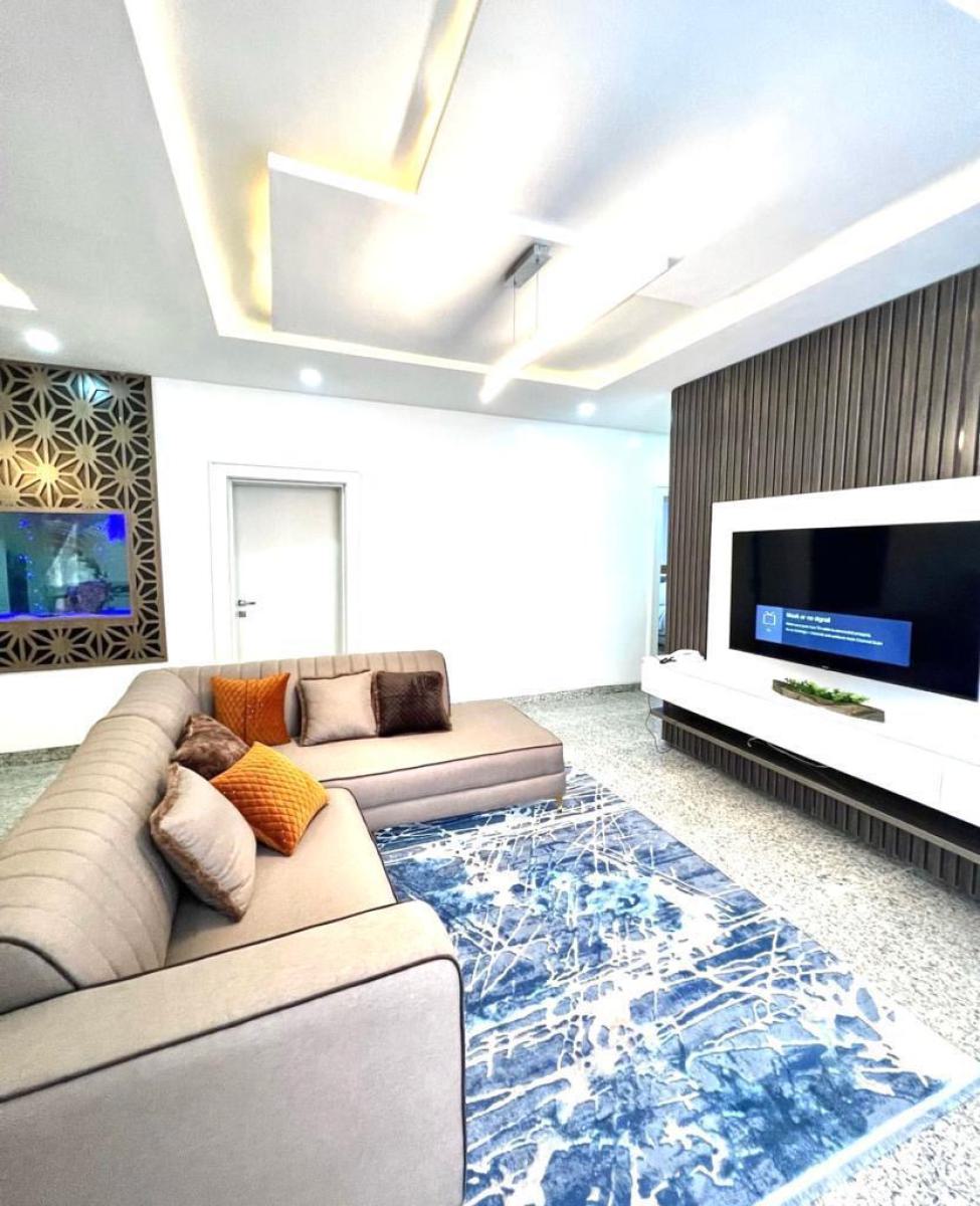 Beautiful 2 Bedrooms Apartment with Swimming Pool, By Gilmore, Jahi, Abuja, Flat / Apartment Short Let
