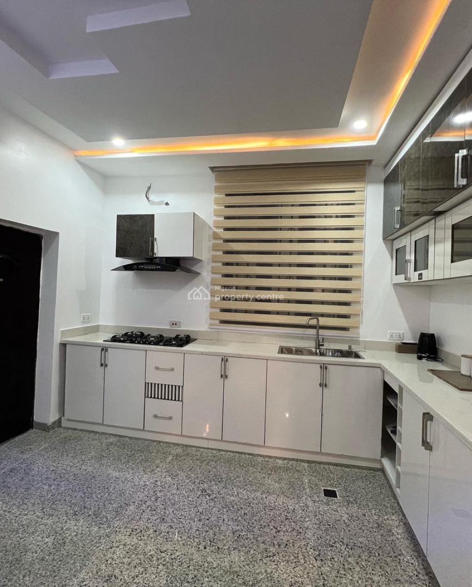 Beautiful 2 Bedrooms Apartment with Swimming Pool, By Gilmore, Jahi, Abuja, Flat / Apartment Short Let