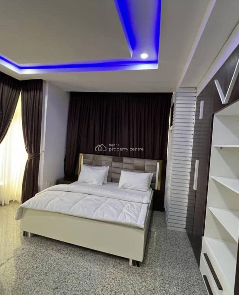 Lovely 2 Bedrooms Apartment with Swimming Pool, By Gilmore, Jahi, Abuja, Flat / Apartment Short Let