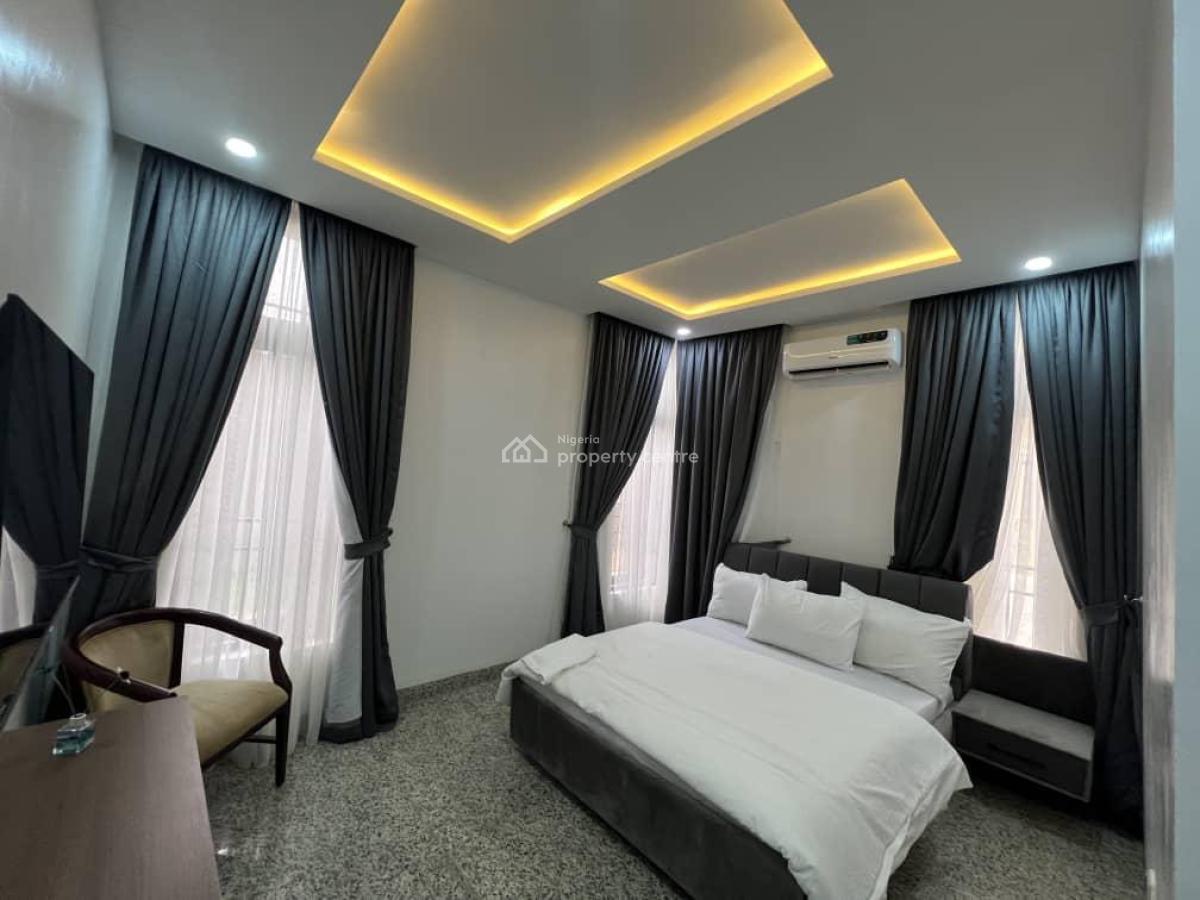 Executive 2 Bedrooms Apartment with Swimming Pool, By Gilmore, Jahi, Abuja, Flat / Apartment Short Let