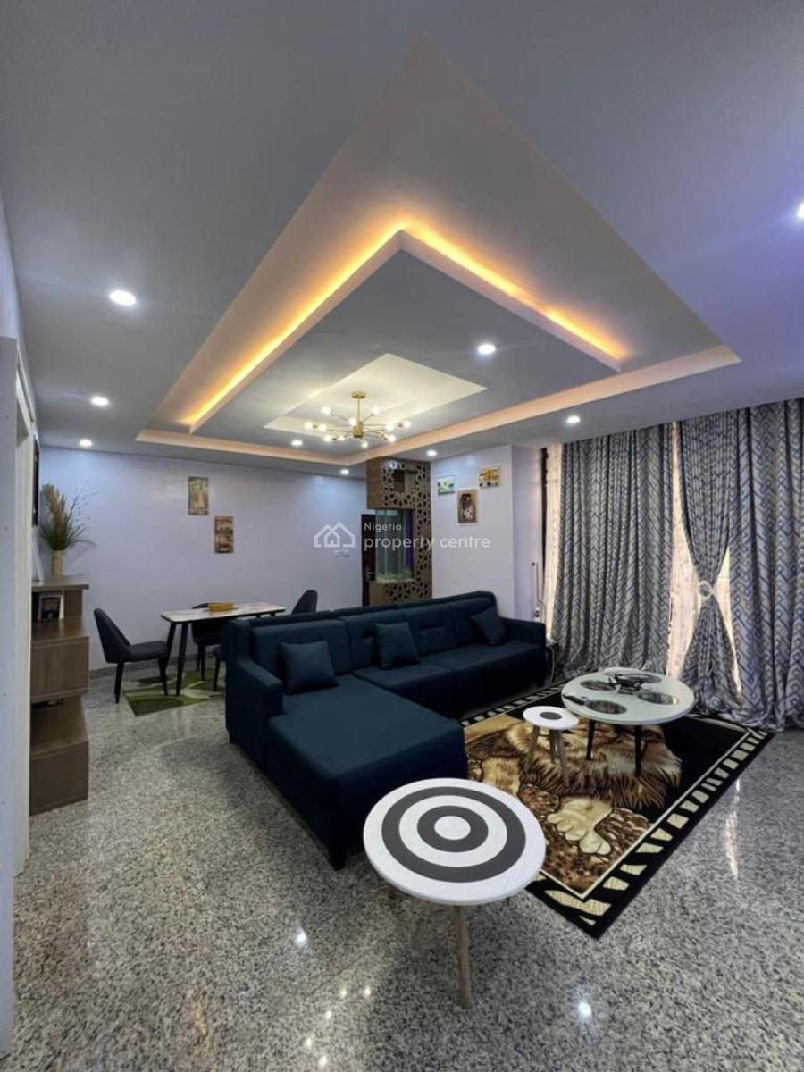 Comfortable 2 Bedrooms Apartment with Swimming Pool, By Gilmore, Jahi, Abuja, Flat / Apartment Short Let