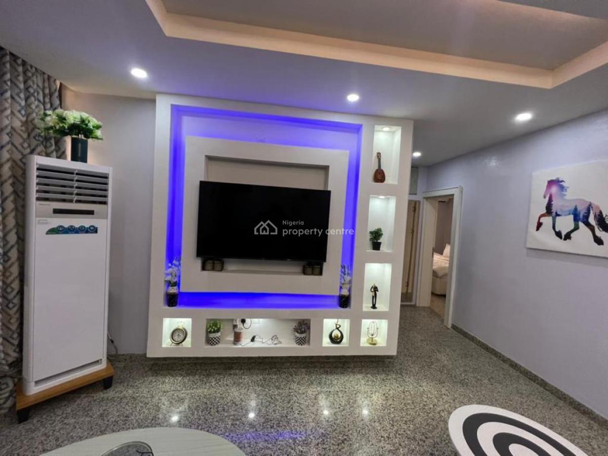 Comfortable 2 Bedrooms Apartment with Swimming Pool, By Gilmore, Jahi, Abuja, Flat / Apartment Short Let