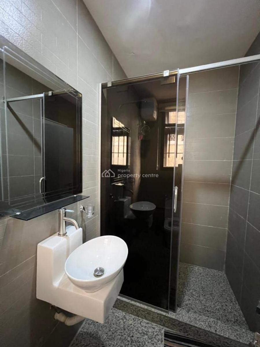 Comfortable 2 Bedrooms Apartment with Swimming Pool, By Gilmore, Jahi, Abuja, Flat / Apartment Short Let