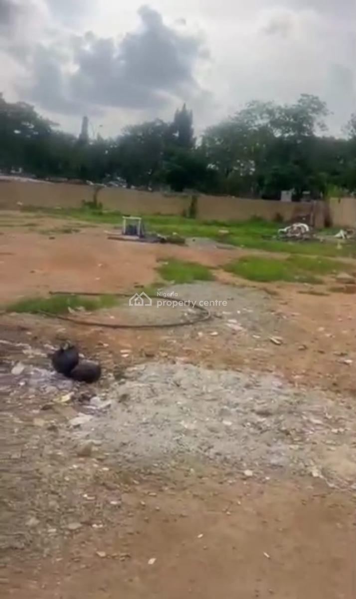 Strategically Located Fenced 2800sqm Commercial Land By The Street., Off Ademola Adetokunbo Crescent, Wuse 2, Abuja, Commercial Land for Sale