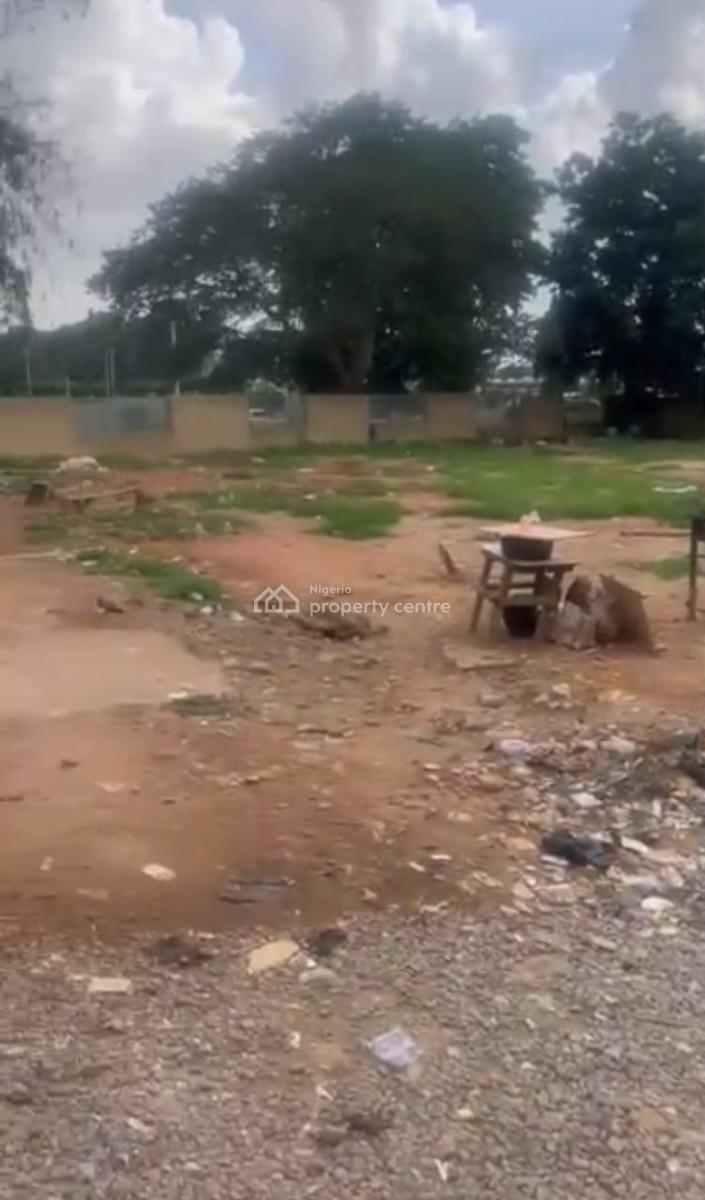 Strategically Located Fenced 2800sqm Commercial Land By The Street., Off Ademola Adetokunbo Crescent, Wuse 2, Abuja, Commercial Land for Sale