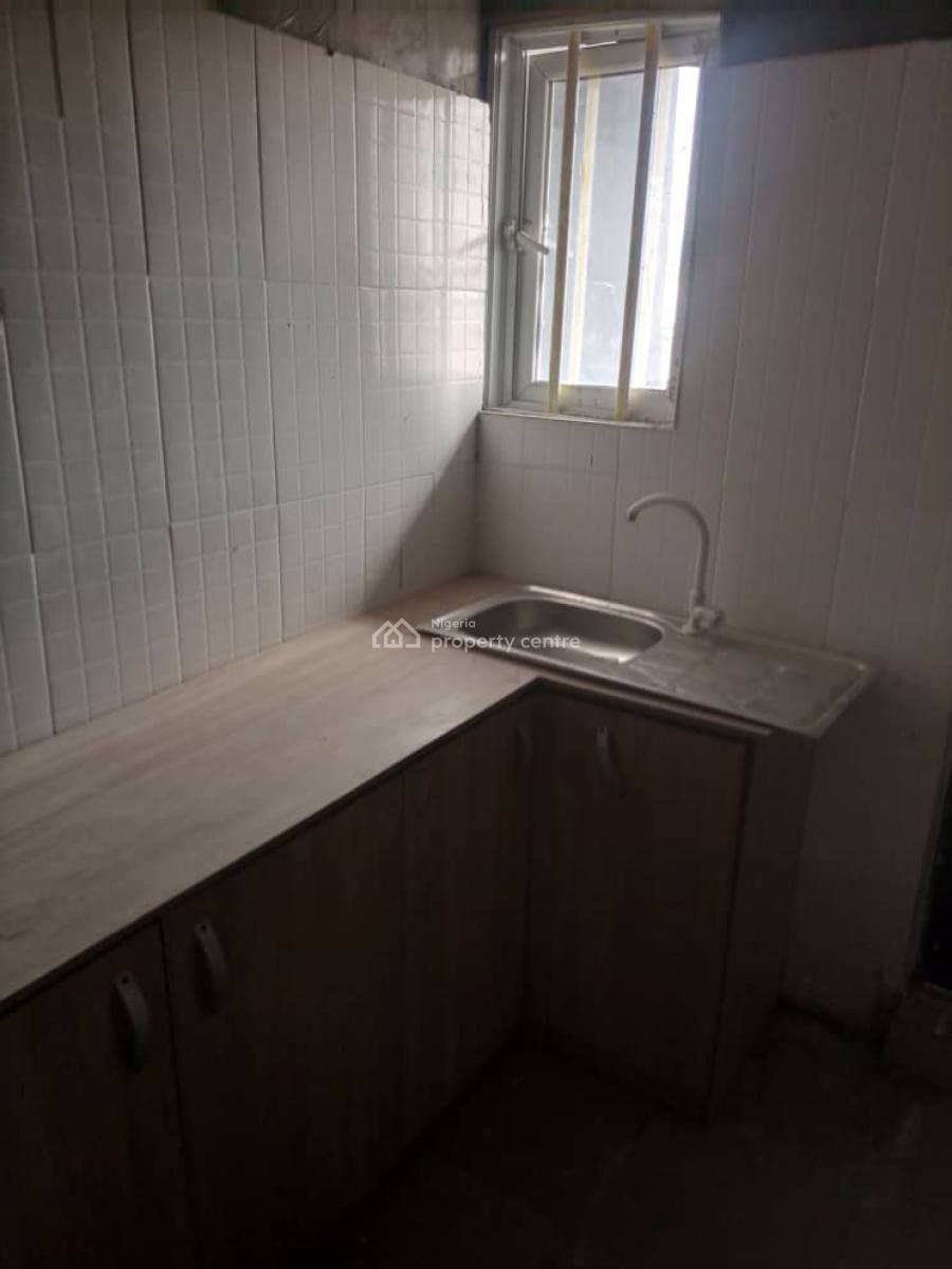 Standard 2 Bedroom Apartment, Gra Phase 1, Magodo, Lagos, Flat / Apartment for Rent