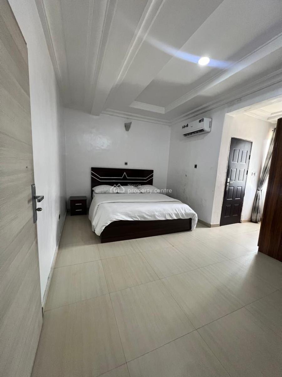 Spacious 3 Bedrooms Apartment, Ikeja Gra, Ikeja, Lagos, Flat / Apartment Short Let