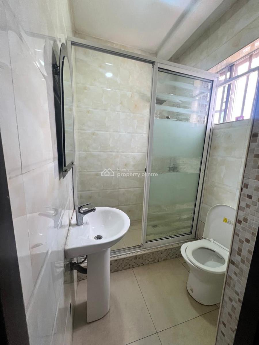 Spacious 3 Bedrooms Apartment, Ikeja Gra, Ikeja, Lagos, Flat / Apartment Short Let