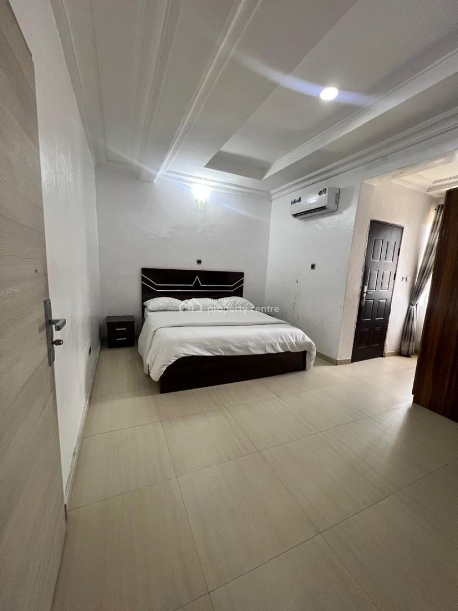 Spacious 3 Bedrooms Apartment, Ikeja Gra, Ikeja, Lagos, Flat / Apartment Short Let