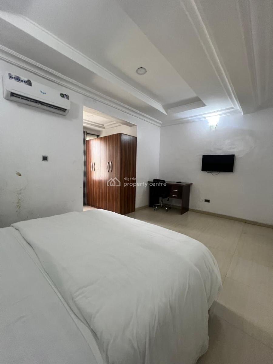 Spacious 3 Bedrooms Apartment, Ikeja Gra, Ikeja, Lagos, Flat / Apartment Short Let