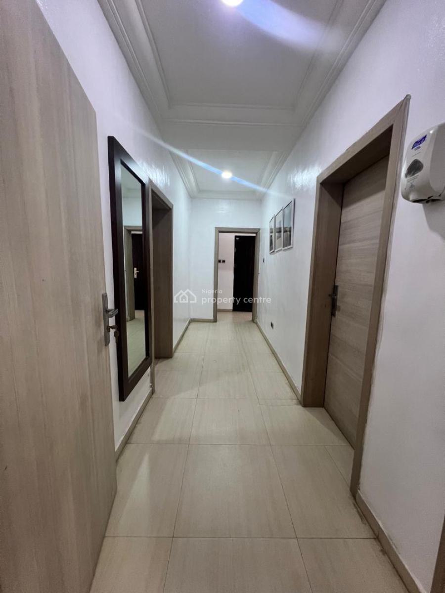 Spacious 3 Bedrooms Apartment, Ikeja Gra, Ikeja, Lagos, Flat / Apartment Short Let