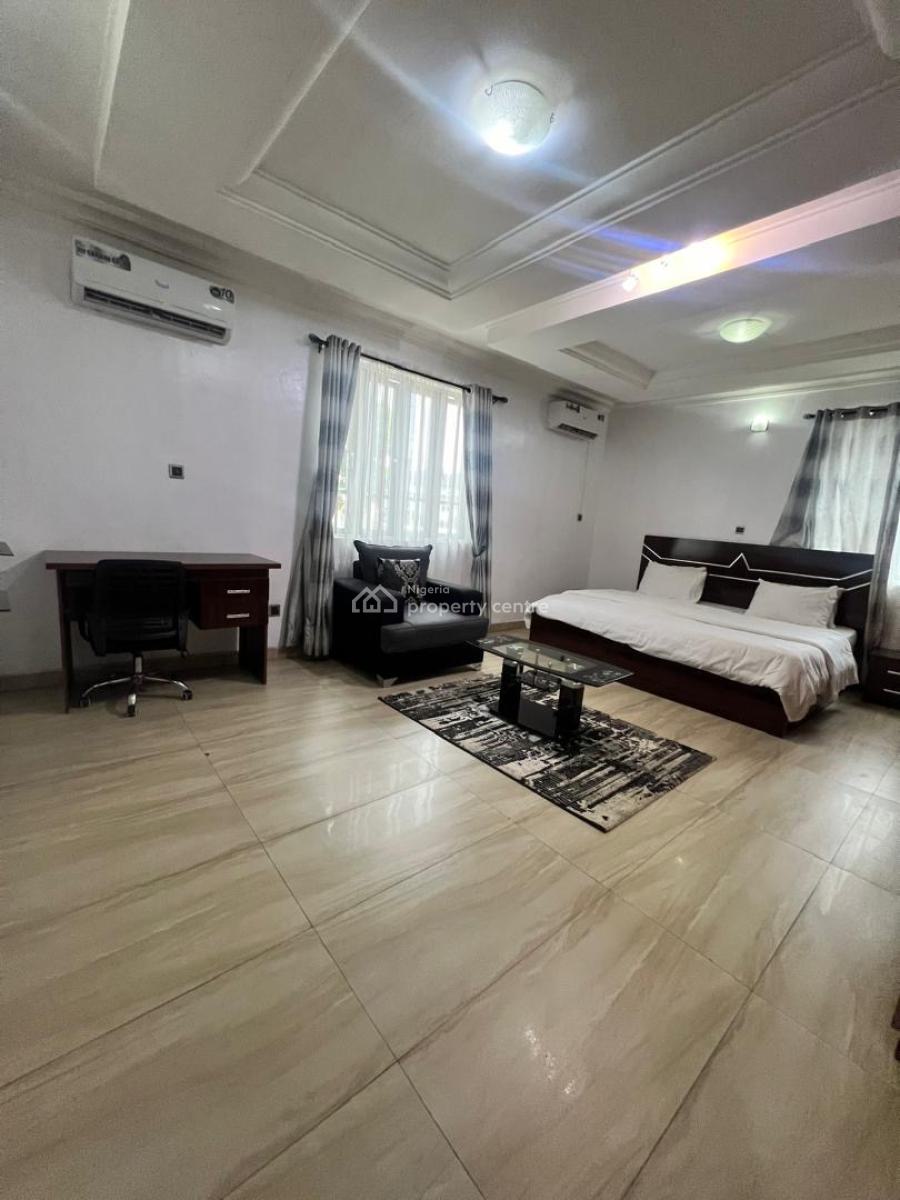 Spacious 3 Bedrooms Apartment, Ikeja Gra, Ikeja, Lagos, Flat / Apartment Short Let