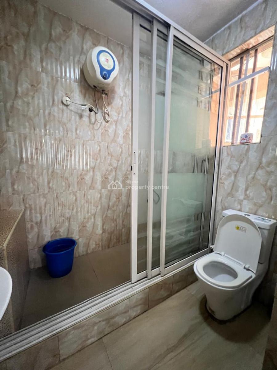 Spacious 3 Bedrooms Apartment, Ikeja Gra, Ikeja, Lagos, Flat / Apartment Short Let