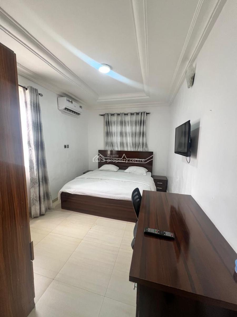 Spacious 3 Bedrooms Apartment, Ikeja Gra, Ikeja, Lagos, Flat / Apartment Short Let